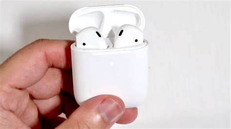 airpods stuck on white light.